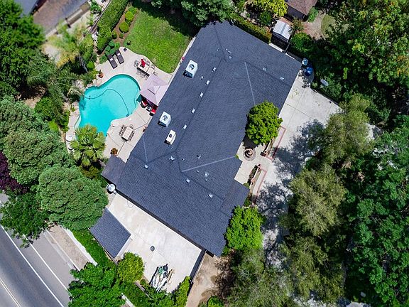 3rd image of 316 E Audubon Dr