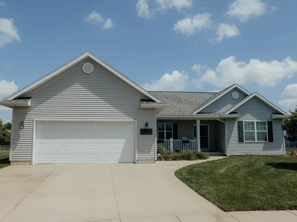 2526 Hickory Cir, Fort Dodge, IA 50501