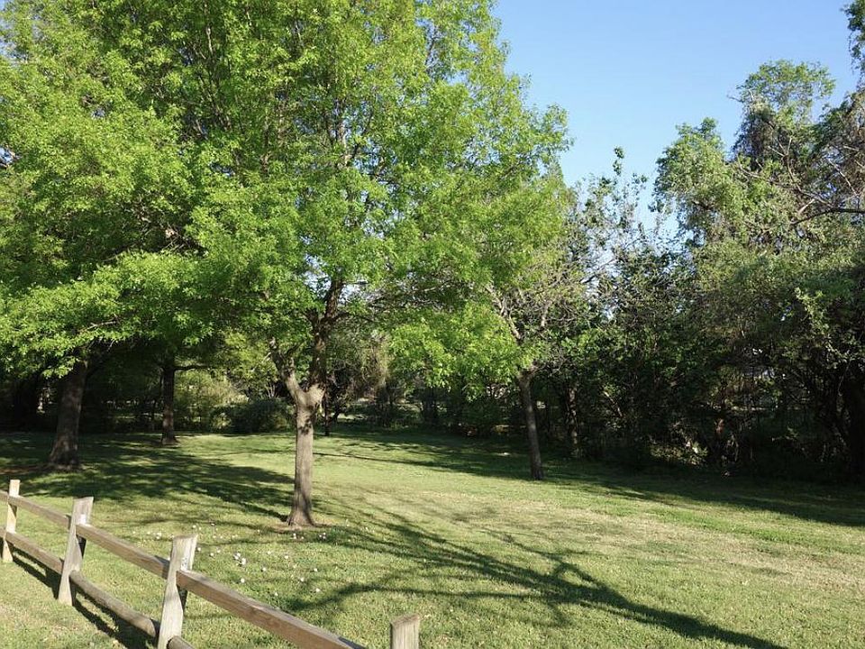 2nd image of 400 E Denton Dr APT 24
