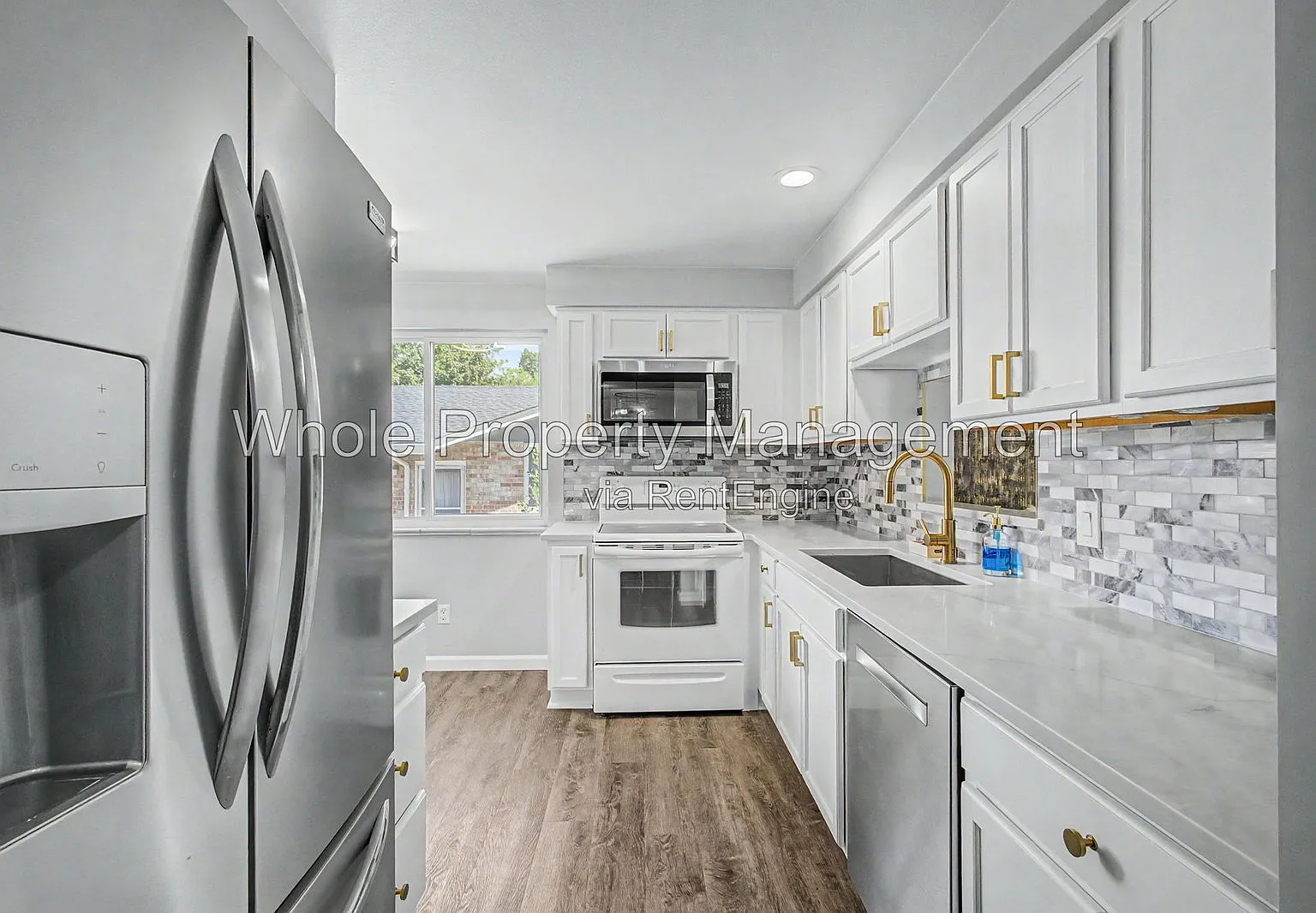 5 bed, 3.0 bath, 2428 sqft, $3,350 — Photo 4