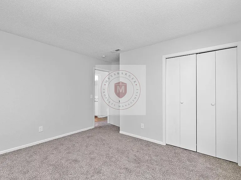 216 NW Vesper St — Photo 8