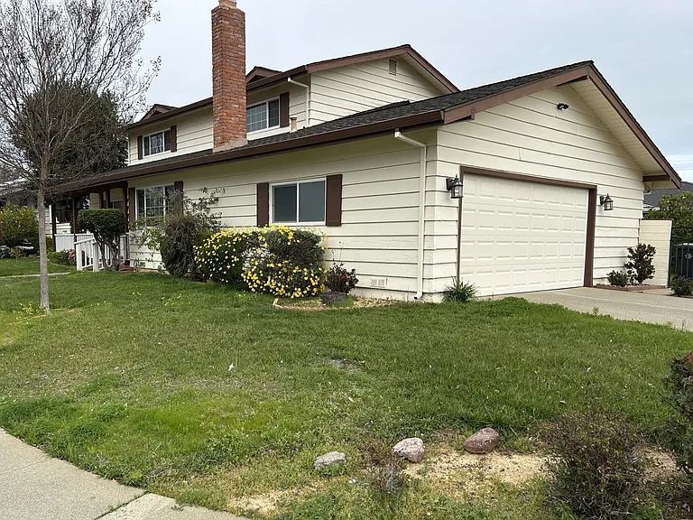 2040 Barbour Dr — Photo 29