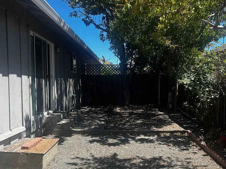 1244 Martha Way — Photo 2