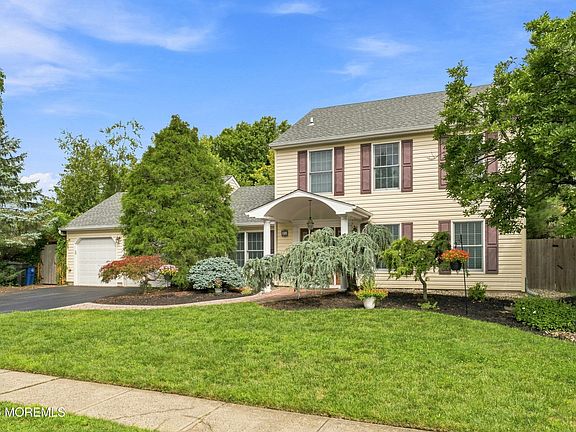 3rd image of 21 Gary Drive