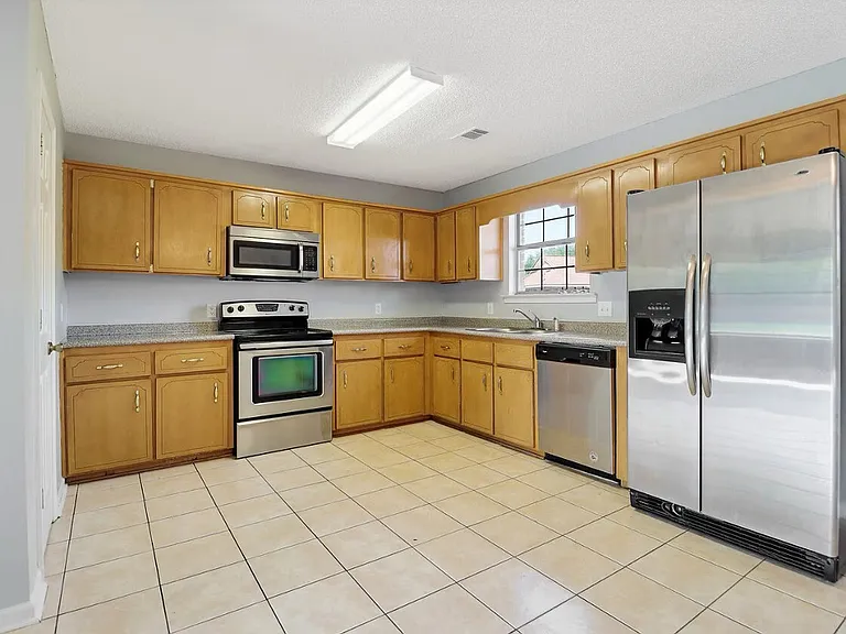 1232 Pineridge Way — Photo 7