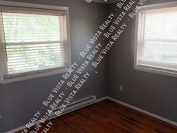 4th image of 1814 Country Ln