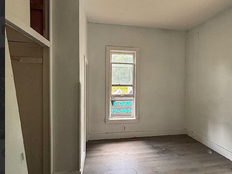 1700 E Prairie Ave — Photo 4