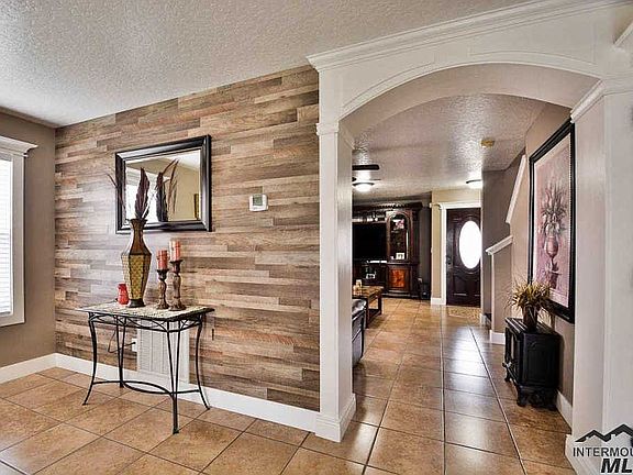 2nd image of 211 Parkland Way