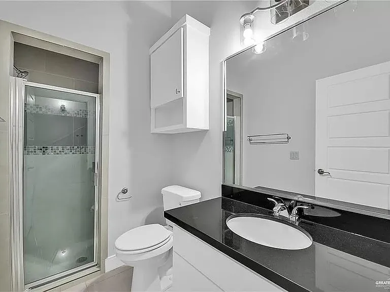 3016 S L St #1 — Photo 5