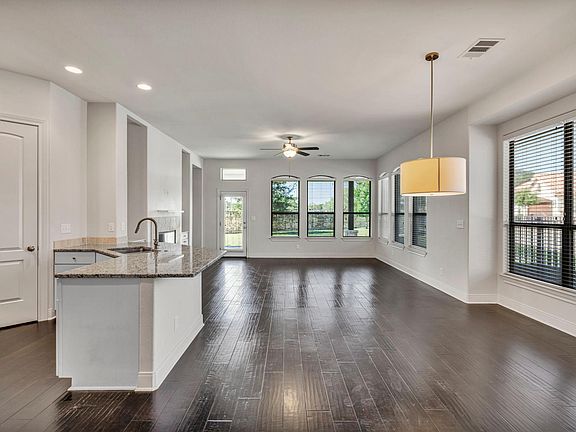 5th image of 307 Enclave Cir