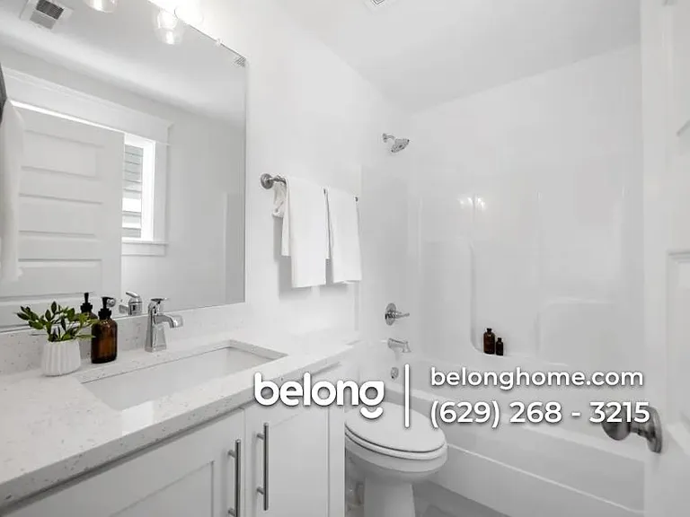 802 Briar Cir — Photo 2
