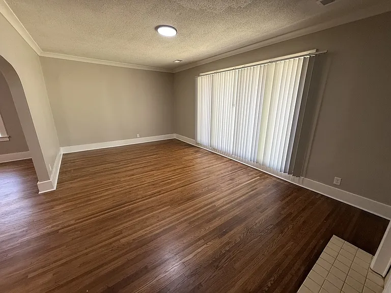 753 N Evergreen St — Photo 8