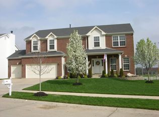 711 Stonewood Bend Dr, Lake Saint Louis, MO 63367