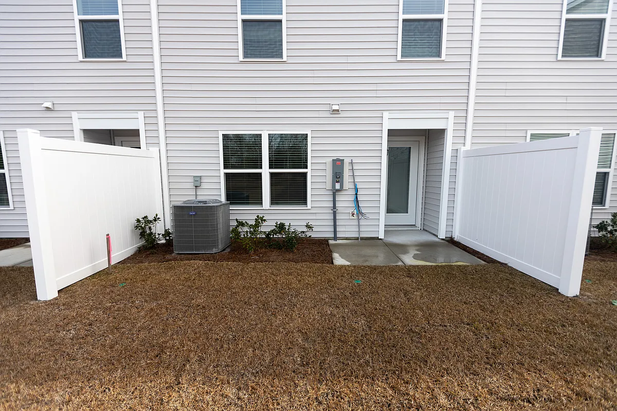 Building Photo - 136 Harvest Gold Dr