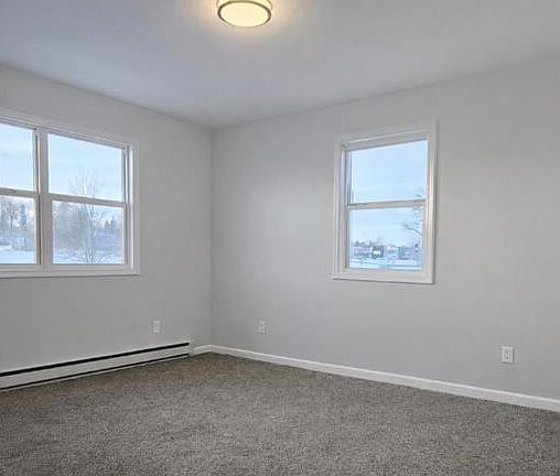5th image of 102 Lake Ave S APT 8