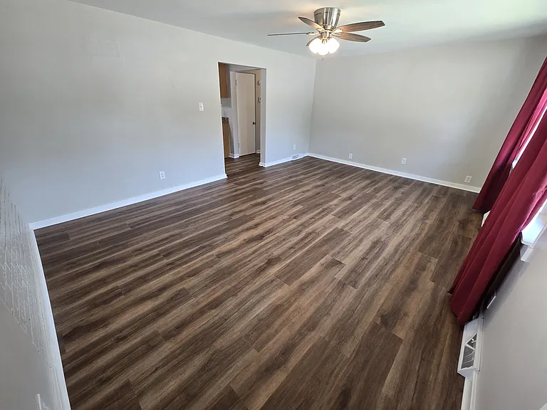3431 Fullerton Ave — Photo 14