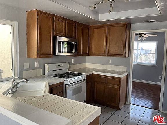 4th image of 11429 Mount Baxter St
