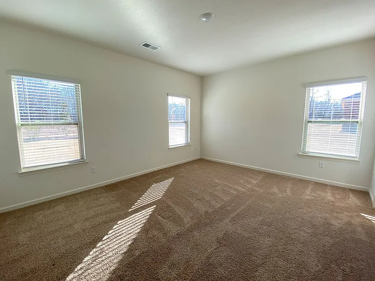 38 Crown Way — Photo 20