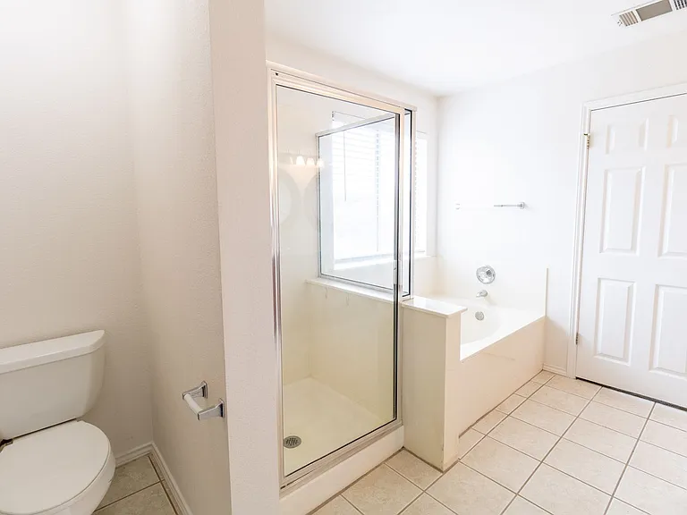 17501 Wiseman Dr — Photo 25