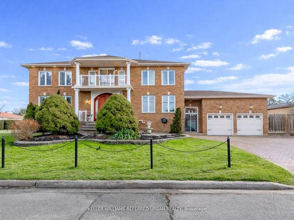 33 Redberry Pkwy, Toronto, ON M6L 2J7