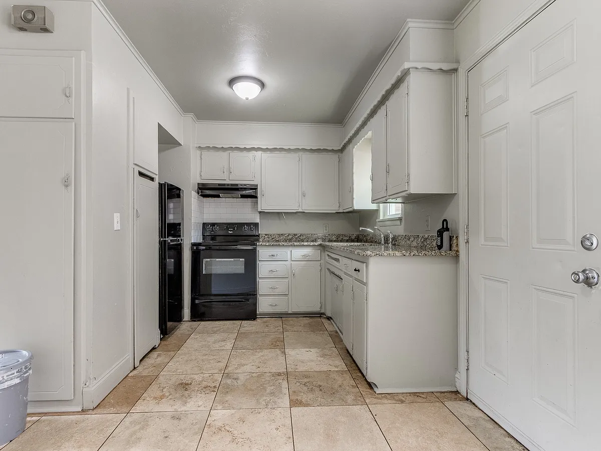 Building Photo - 2934 NW 32nd St #A