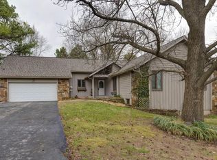 4255 E Fairhill Cir, Springfield, MO 65809