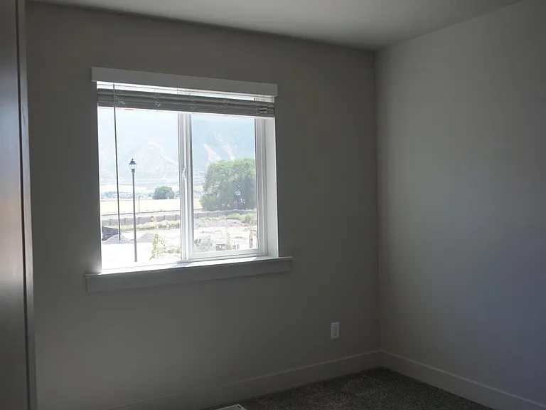 2632 E 600 N — Photo 8