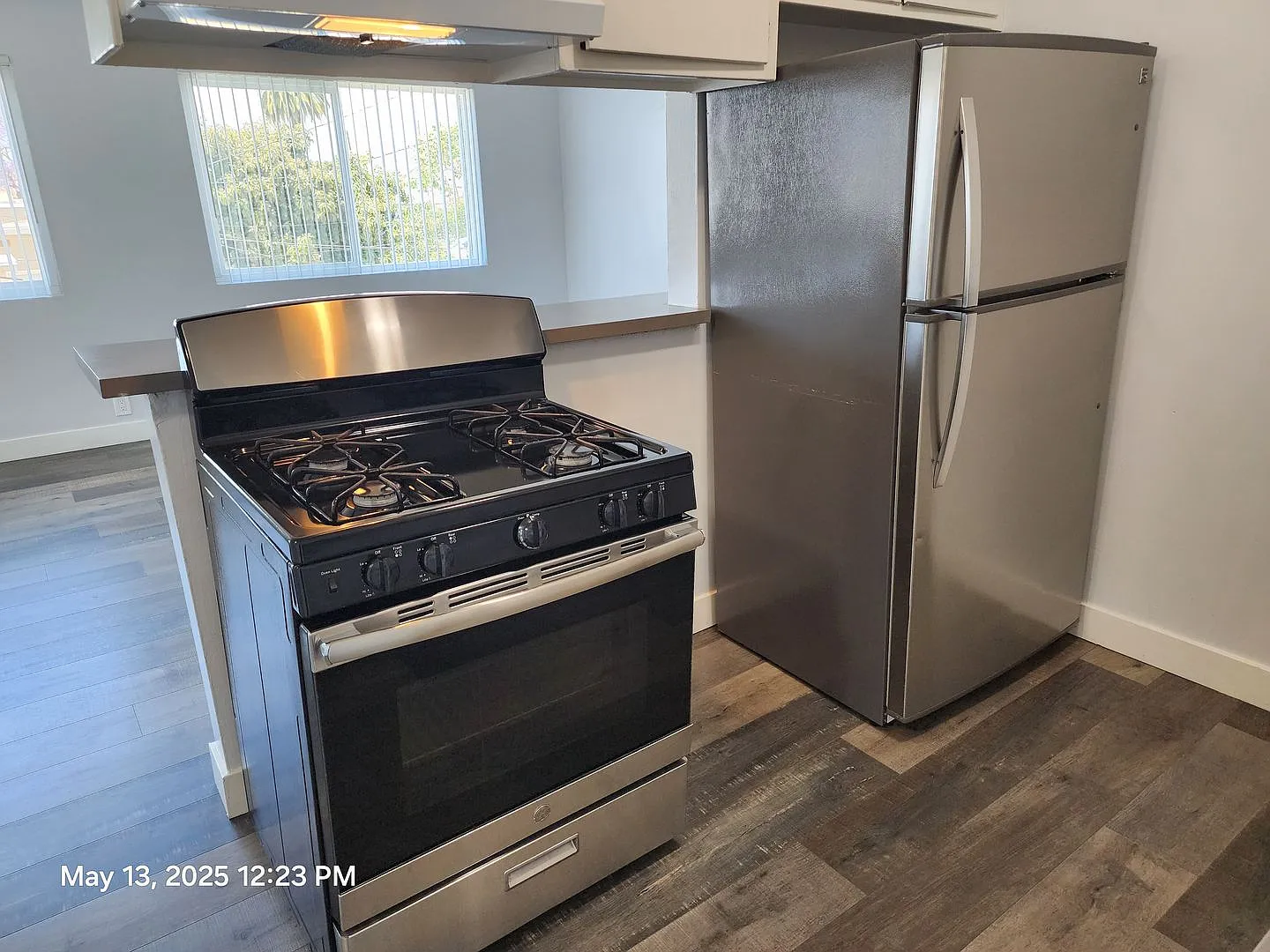 1123 Hellman — Photo 2