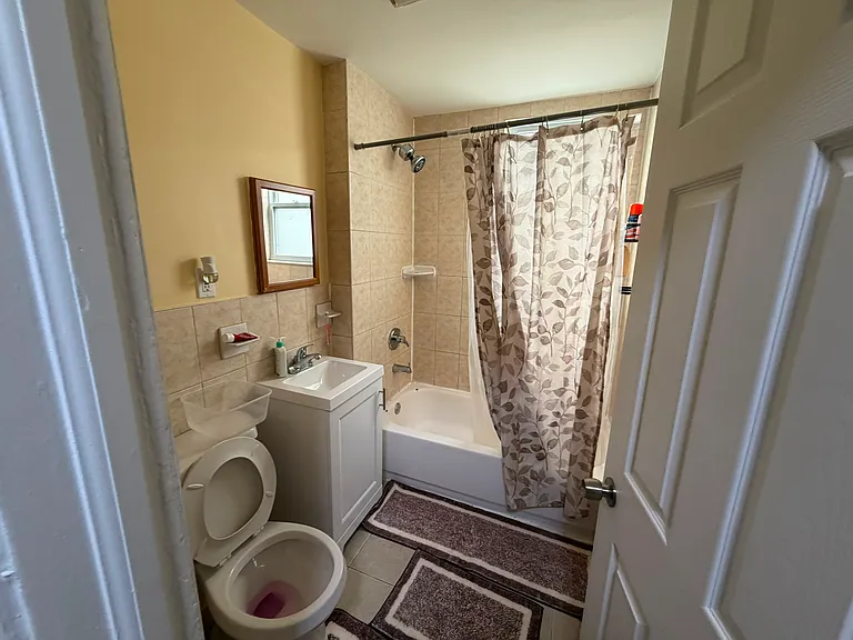 28 Saint James Pl #1R — Photo 5