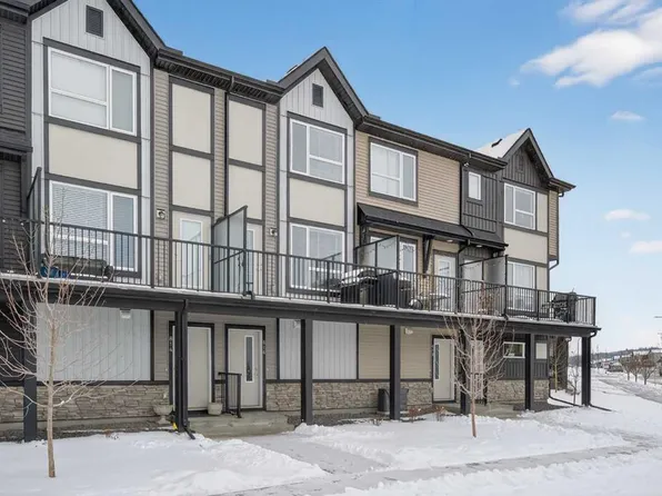 816 E Belmont Dr SW, Calgary, AB T2X 4A6