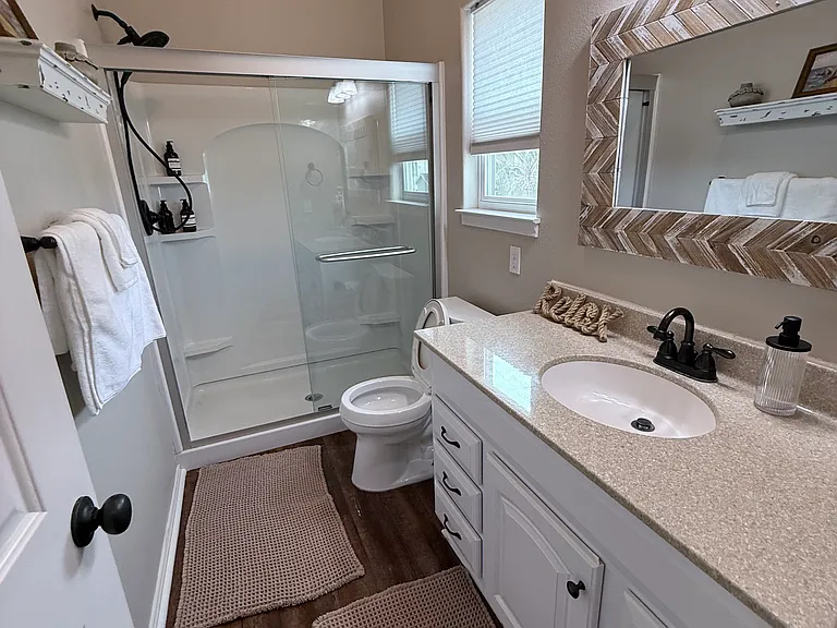 155 S Nautica — Photo 2