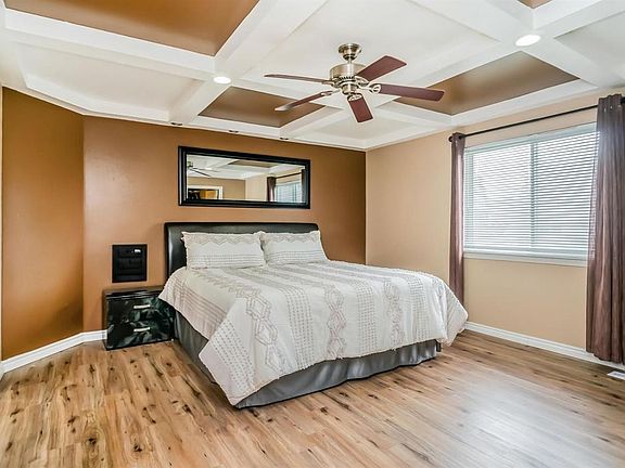4th image of 6685 Summerdale Ct E