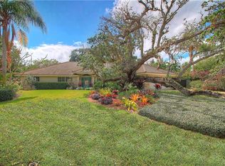 8 Sabal Ct, Sewalls Pt, FL 34996