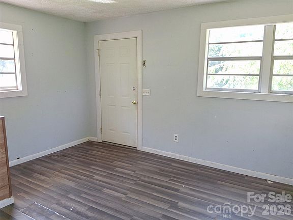 5th image of 2795 Old Henson Cove Rd