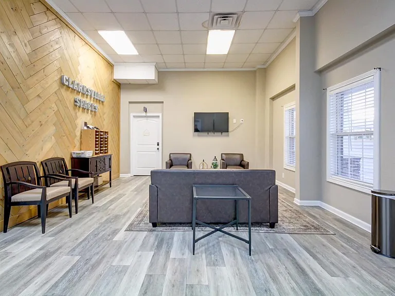 1017 S Riverside Dr #224 — Photo 3
