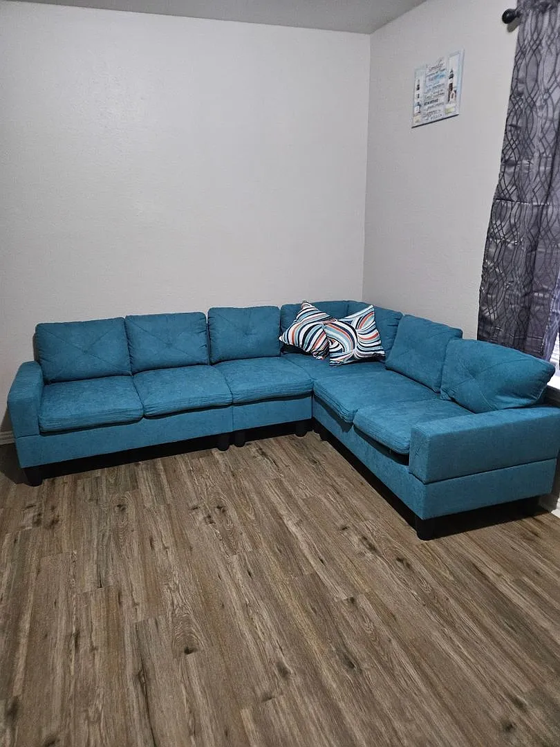 Room in 3 Bedroom Home at Stalcup Rd — Photo 3