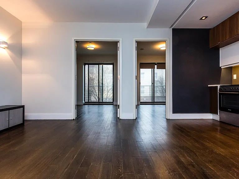 146 Meserole St #4K — Photo 7