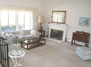 377 N Willowspring Dr, Encinitas, CA 92024