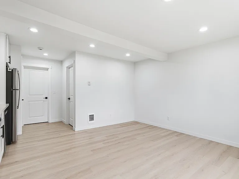 5801 S Cushman Ave #3 — Photo 4
