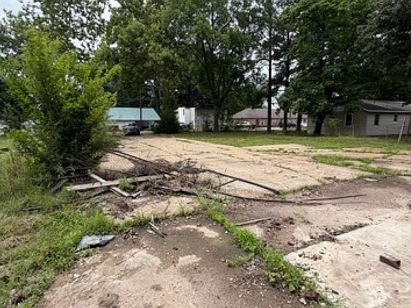 3rd image of 1204 Warren St