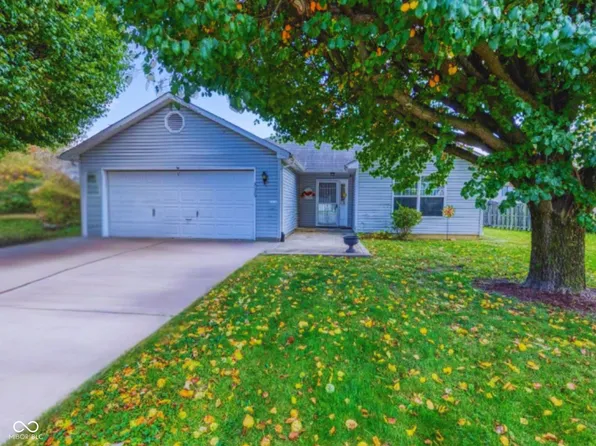 3929 Pebble Beach Dr, Franklin, IN 46131