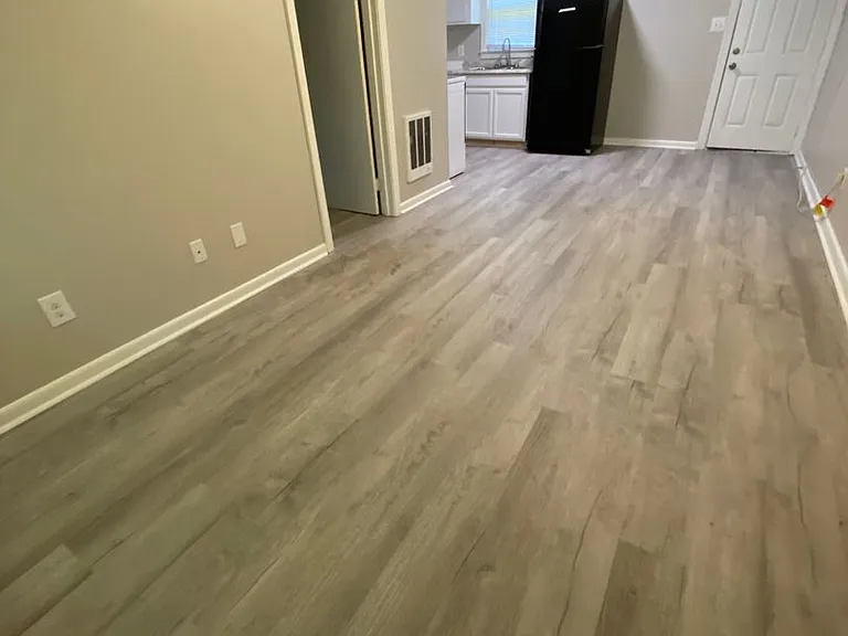 120 Hadley Dr — Photo 2