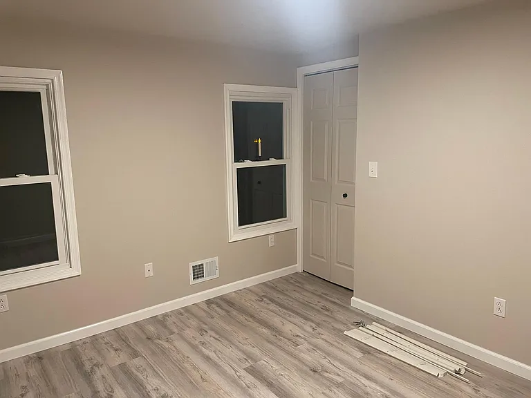 919 Railroad St — Photo 8