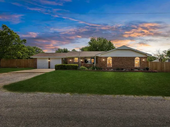 102 N Locust St, Fletcher, OK 73541