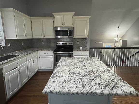3rd image of 15371 S Darnell St