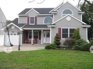 1094 Huckleberry Rd, Bellmore, NY 11710