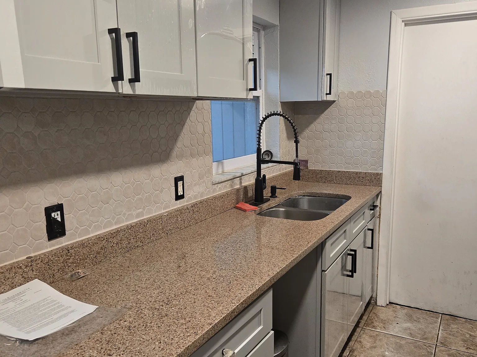 3 bed, 1092 sqft, $1,800 — Photo 2