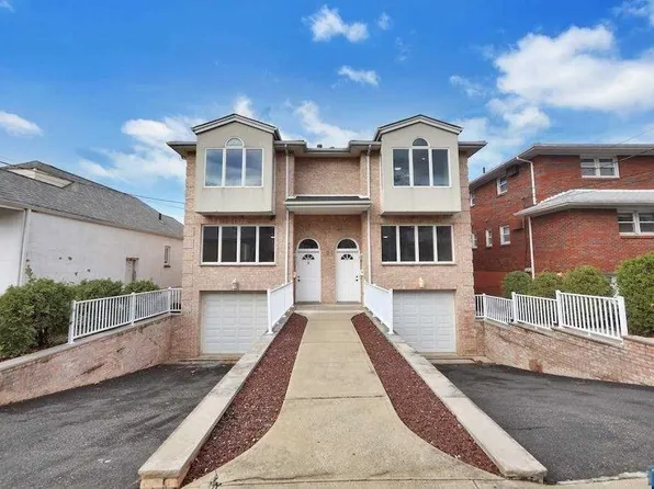 313 8th St, Palisades Park, NJ 07650