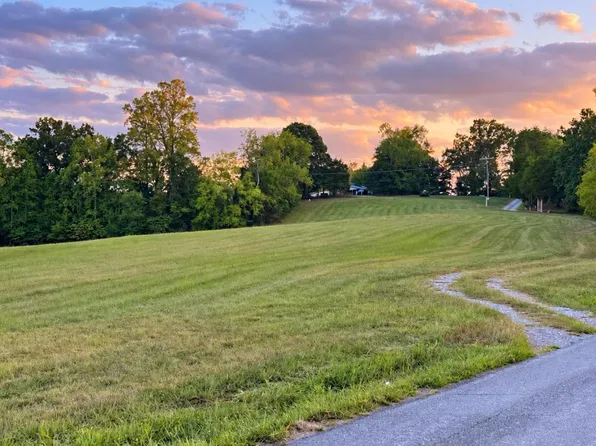 1460 Masons Mill Rd, Evington, VA 24550