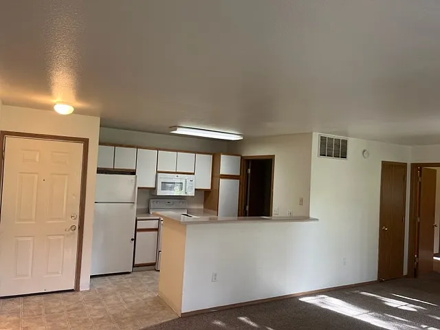 2 bed, 1200 sqft, $1,350 — Photo 1